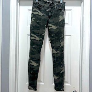 Camouflage jeans